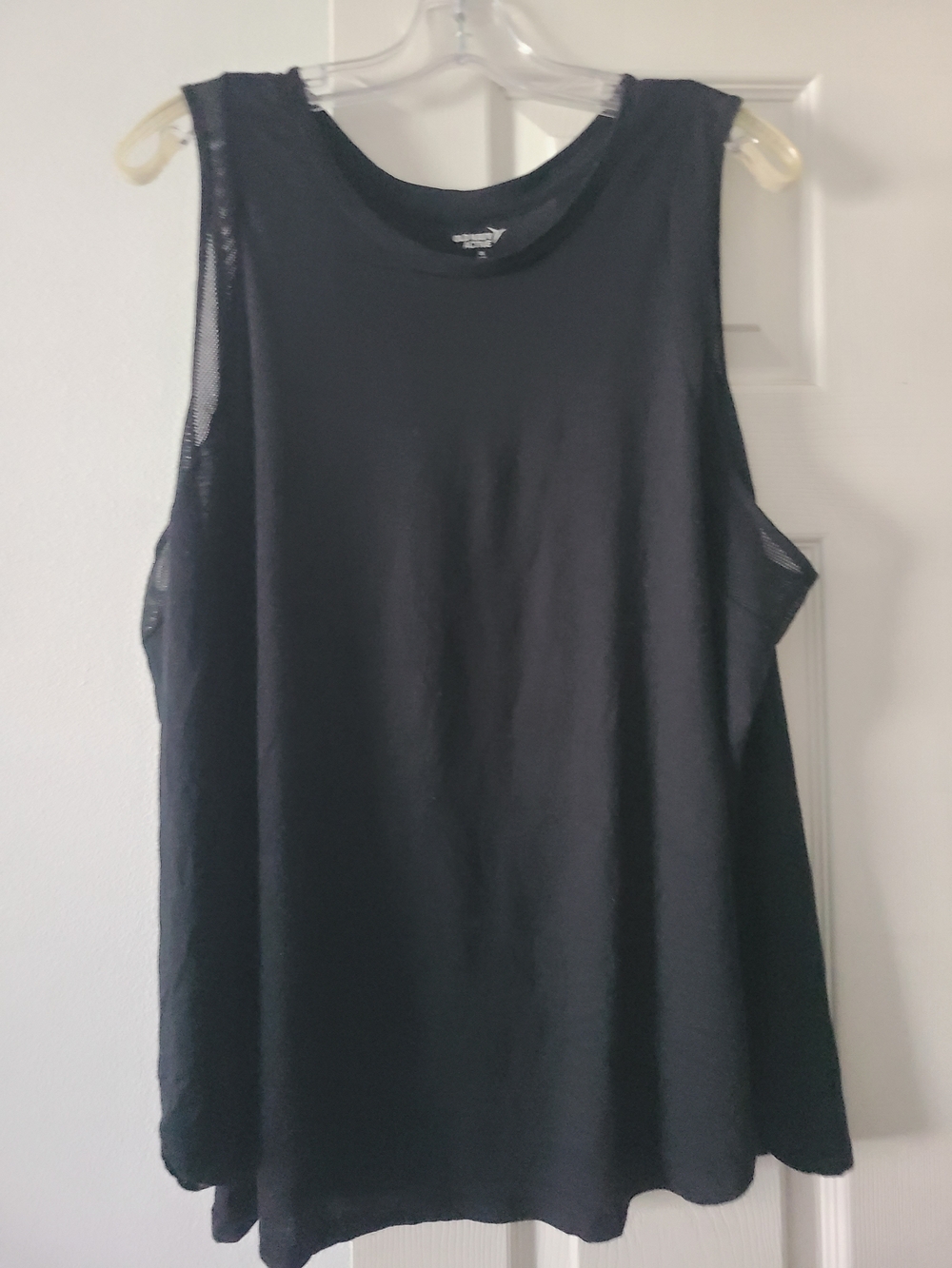 Old Navy Black Women’s Sleeveless Tank Top